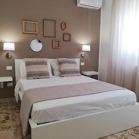 Ostuni Crispi House Hotel Buitenkant foto